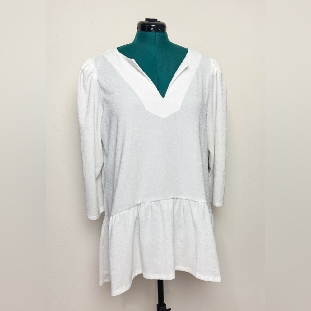 Vince Camuto Women’s Split Neck Ivory Crinkle Top XL Classic Flowy Summer Light